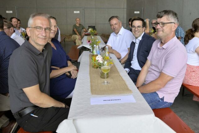 Feierliche Einweihung des Wärmenetzes und der Bürger-PV-Anlage in Lonnerstadt