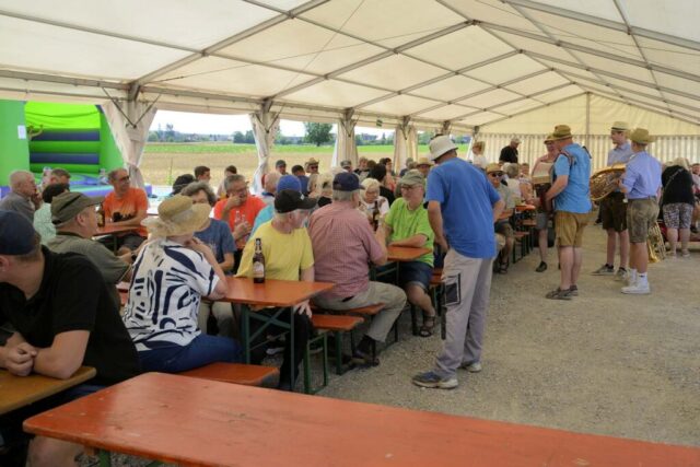 Feierliche Einweihung des Wärmenetzes und der Bürger-PV-Anlage in Lonnerstadt